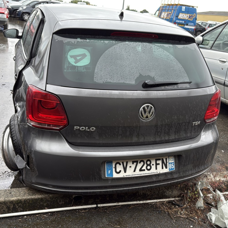VOLKSWAGEN POLO 5 PHASE 1 1.6 TDI - 16V TURBO Photo n°4