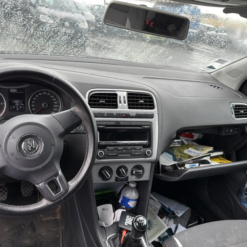 VOLKSWAGEN POLO 5 PHASE 1 1.6 TDI - 16V TURBO Photo n°12