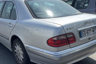 Calandre MERCEDES CLASSE E 210