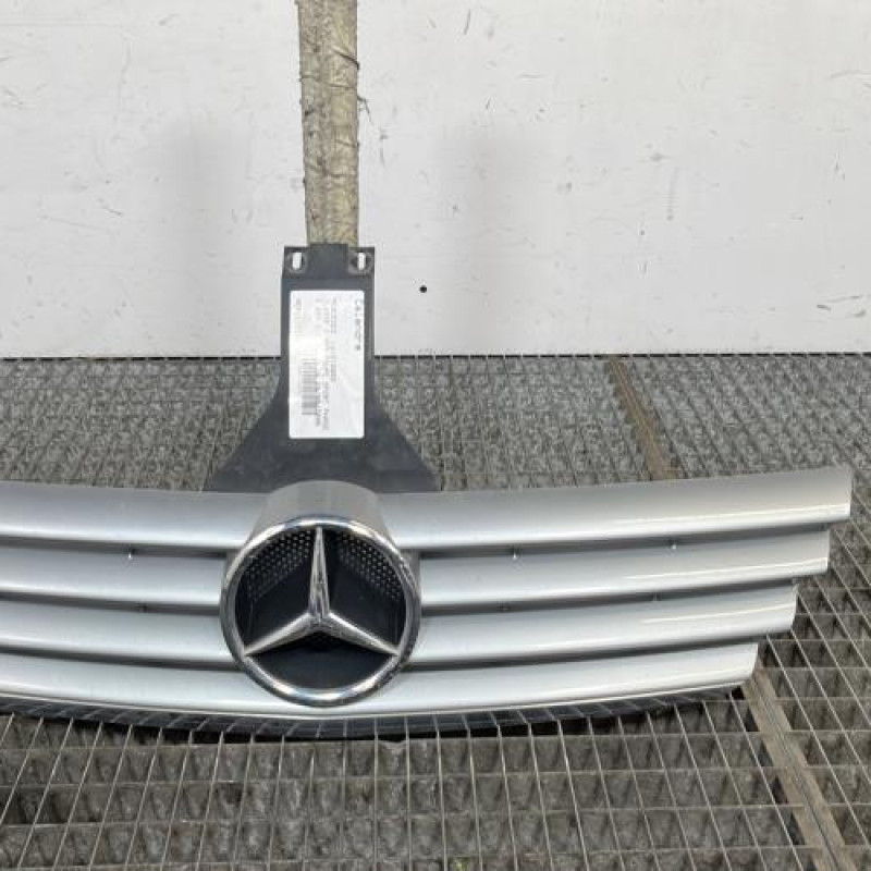 Calandre MERCEDES CLASSE C 203 COUPE SPORT Photo n°1
