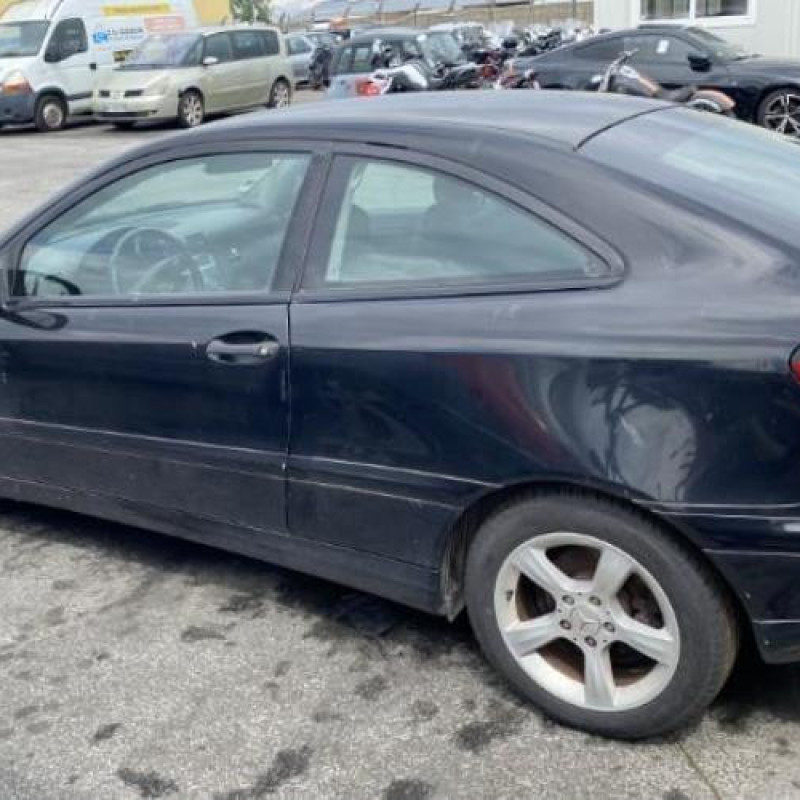 Calandre MERCEDES CLASSE C 203 COUPE SPORT Photo n°12