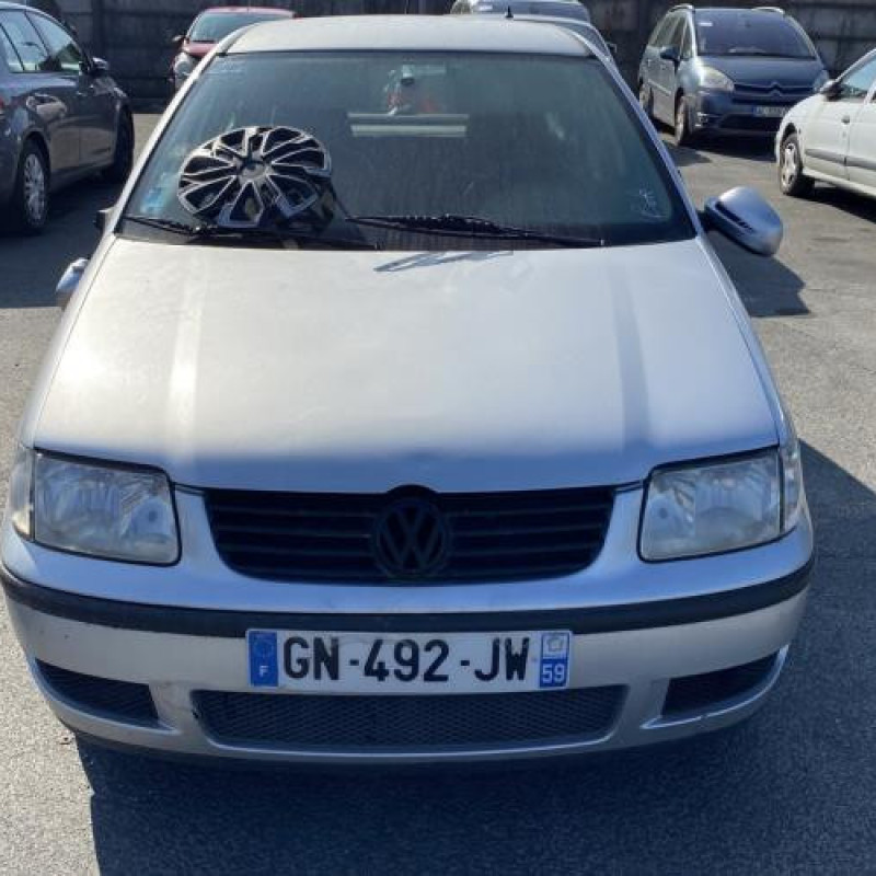 Calandre VOLKSWAGEN POLO 3 Photo n°12