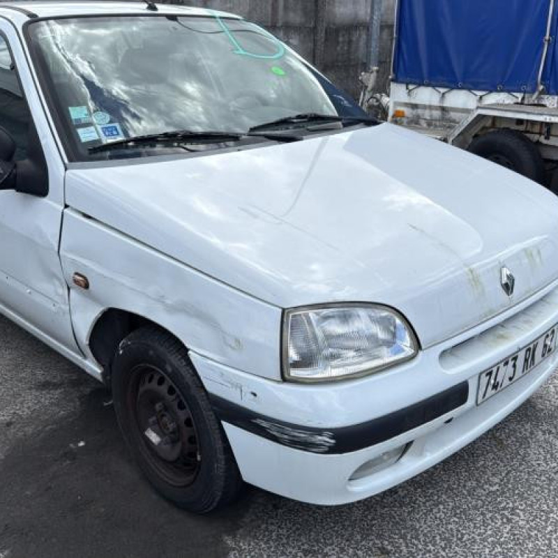 Capot RENAULT CLIO 1 Photo n°11