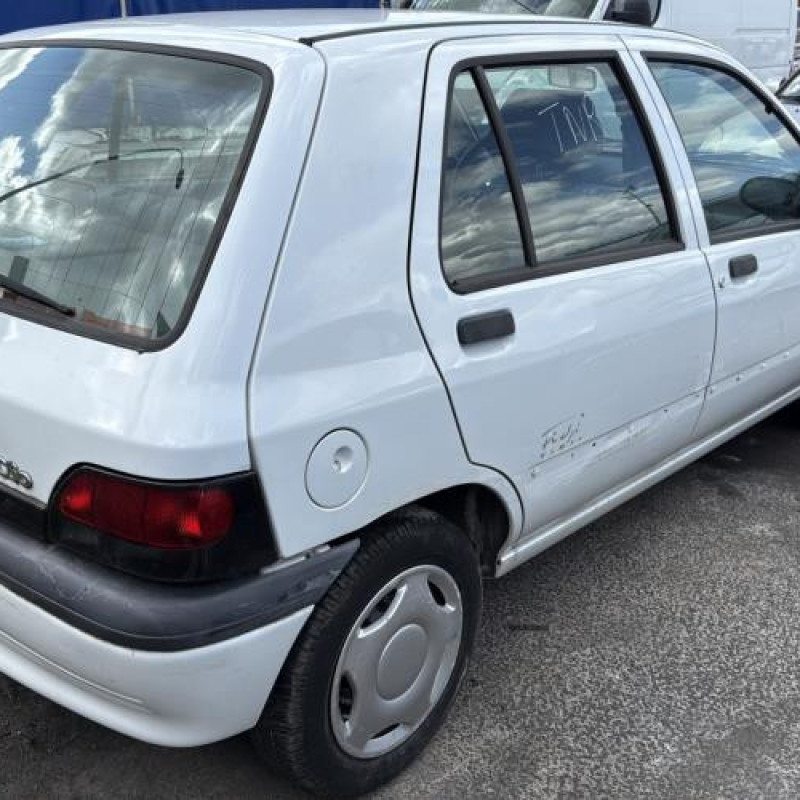 Capot RENAULT CLIO 1 Photo n°12