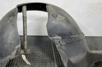 Pare boue avant gauche VOLKSWAGEN PASSAT 5 Photo n°1