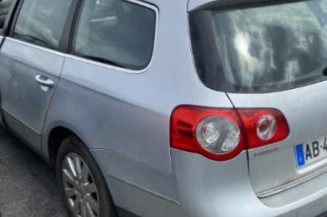 Pare boue avant gauche VOLKSWAGEN PASSAT 5