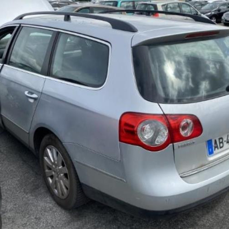 Pare boue avant gauche VOLKSWAGEN PASSAT 5 Photo n°5