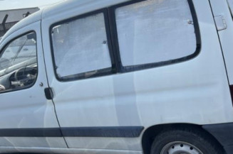Porte avant gauche PEUGEOT PARTNER 1
