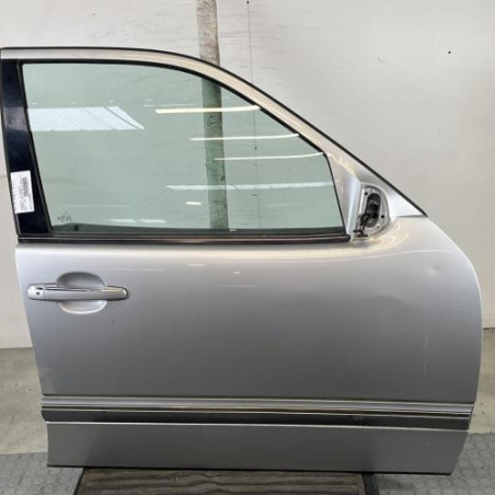 Porte avant droit MERCEDES CLASSE E 210 Photo n°1