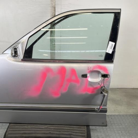 Porte avant gauche MERCEDES CLASSE E 210 Photo n°1