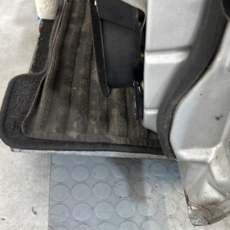 Porte avant gauche MERCEDES CLASSE E 210 Photo n°4