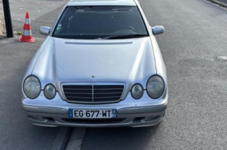 Porte avant gauche MERCEDES CLASSE E 210