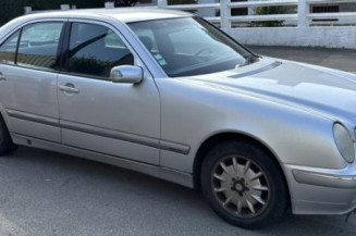 Porte avant gauche MERCEDES CLASSE E 210