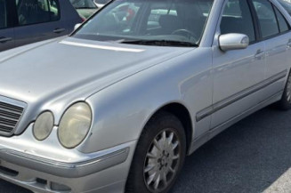 Porte avant gauche MERCEDES CLASSE E 210