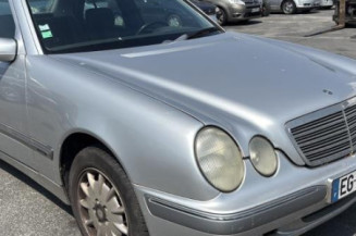 Porte avant gauche MERCEDES CLASSE E 210