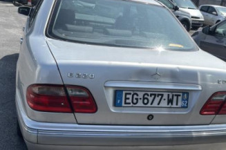 Porte avant gauche MERCEDES CLASSE E 210