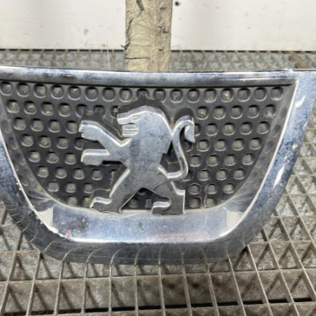 Sigle de calandre PEUGEOT 3008 1