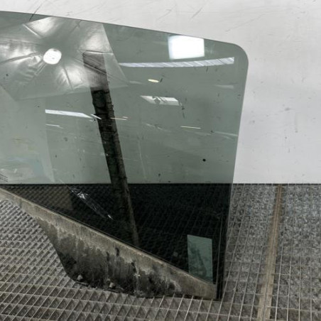 Vitre arriere droit DACIA DUSTER 1