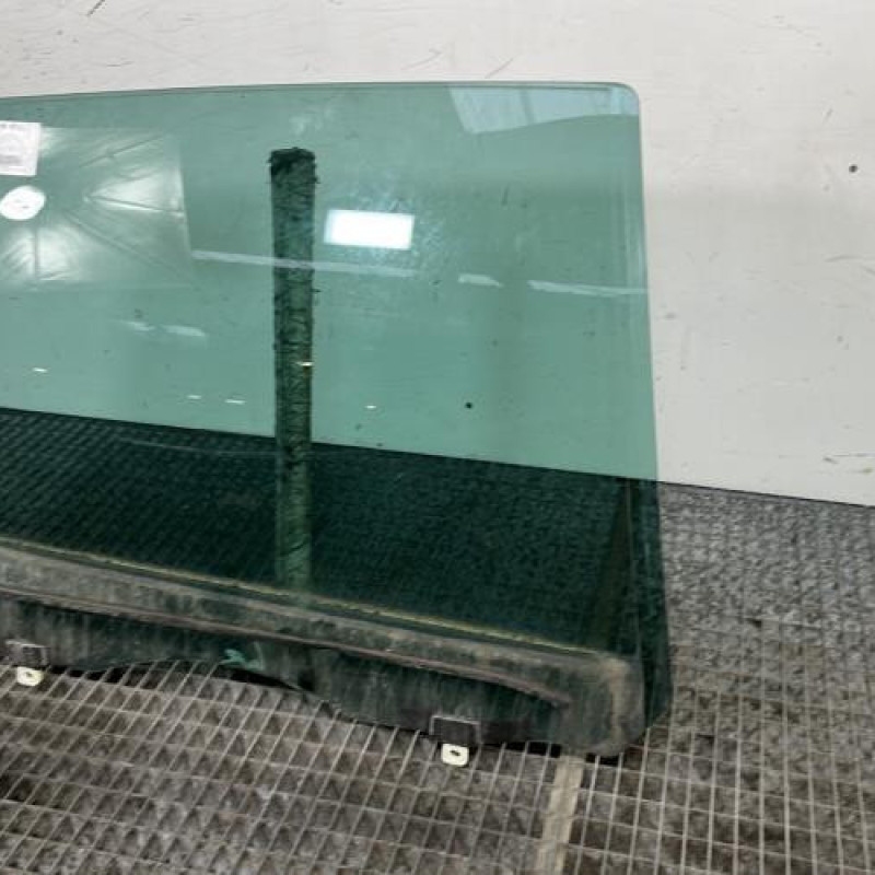 Vitre arriere droit RENAULT SCENIC 3 Photo n°3