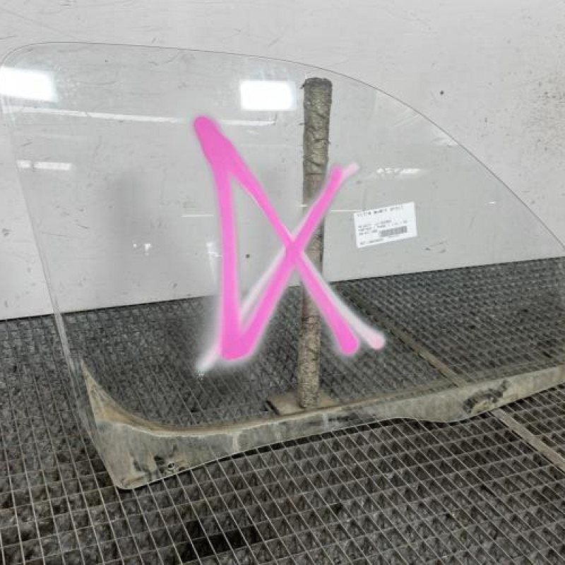 Vitre avant droit PEUGEOT PARTNER 1 Photo n°3