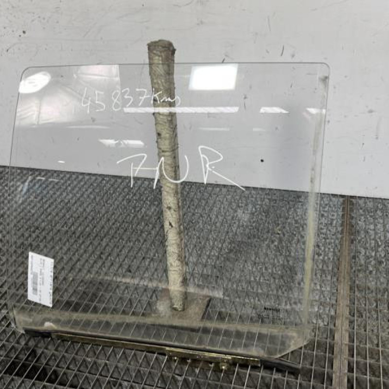 Vitre arriere gauche RENAULT CLIO 1 Photo n°3