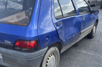 Vitre arriere gauche RENAULT CLIO 1