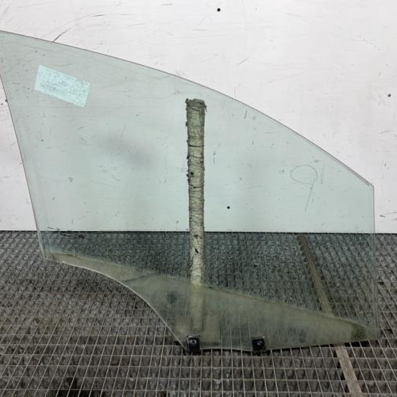 Vitre avant gauche CITROEN C4 2 Photo n°4