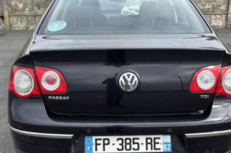 Vitre avant droit VOLKSWAGEN PASSAT 5