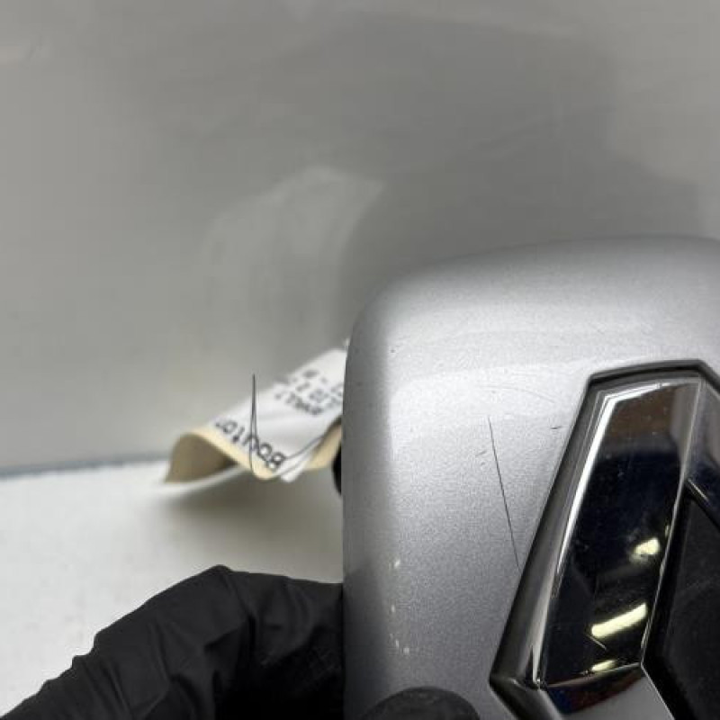 Bouton de coffre RENAULT CLIO 2 CAMPUS Photo n°2