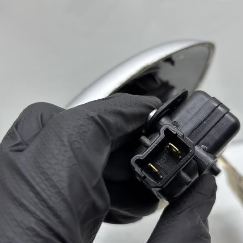 Bouton de coffre RENAULT CLIO 2 CAMPUS Photo n°4