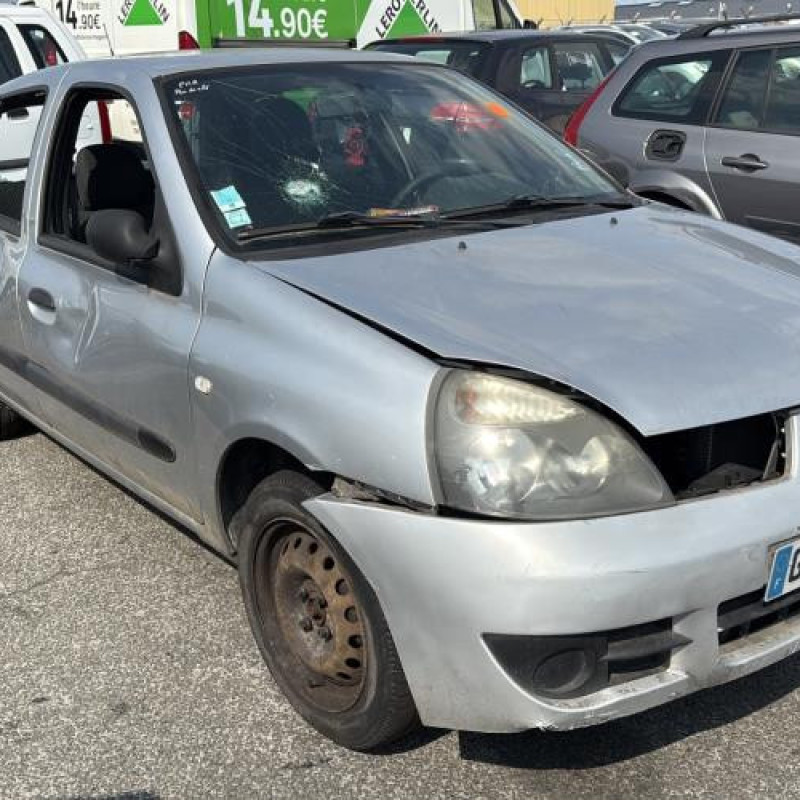 Bouton de coffre RENAULT CLIO 2 CAMPUS Photo n°8