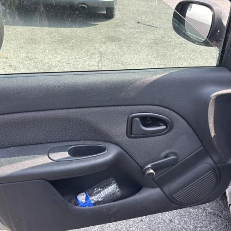 Bouton de coffre RENAULT CLIO 2 CAMPUS Photo n°15