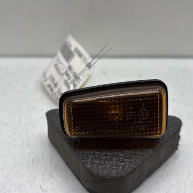 Repetiteur clignotant avant droit  (Feux) CITROEN SAXO Photo n°1