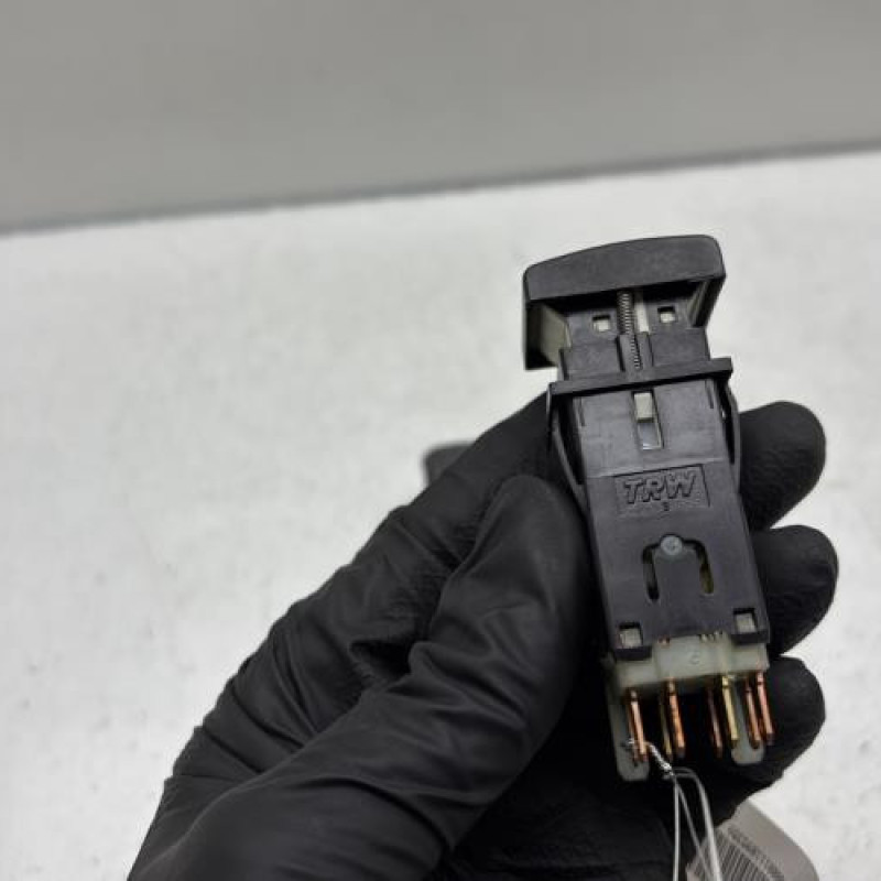 Bouton de warning CITROEN SAXO Photo n°3