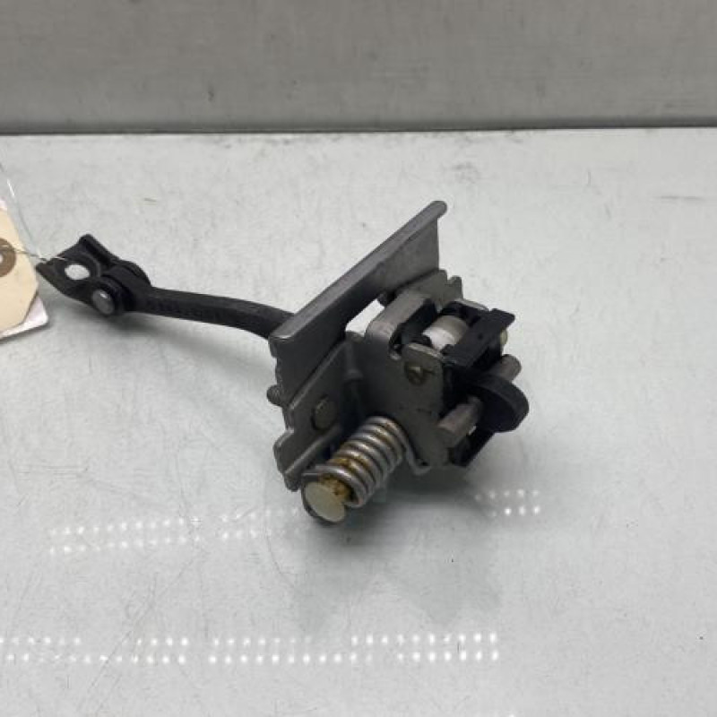 Arret de porte avant droit PEUGEOT 3008 1 Photo n°2