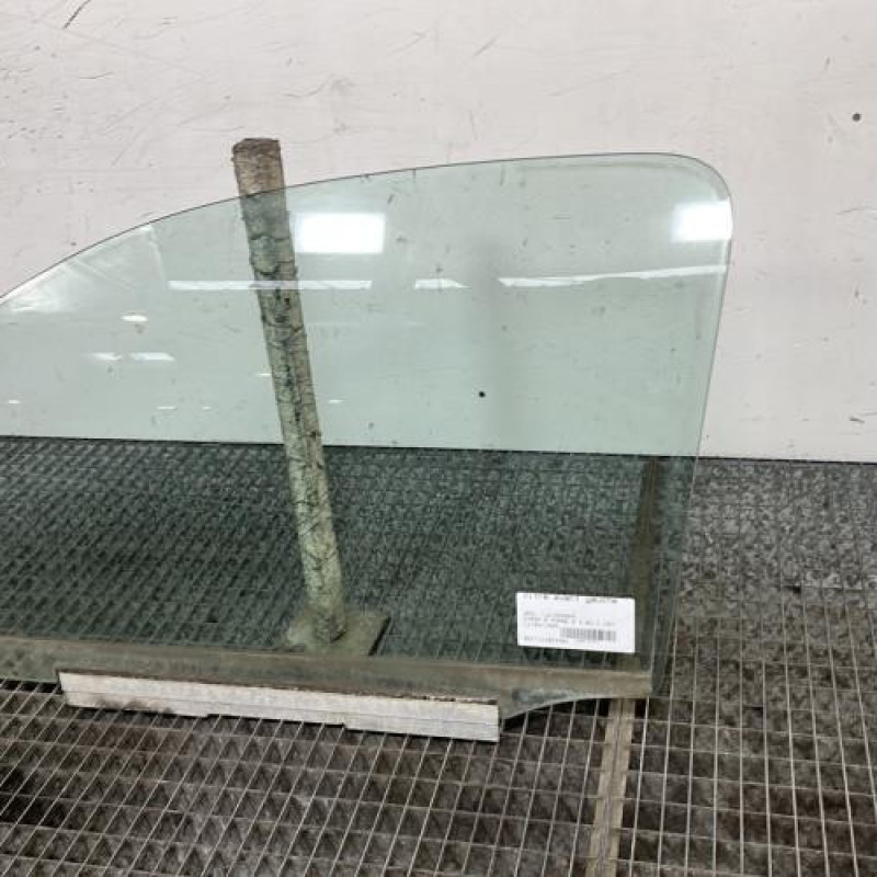 Vitre avant gauche OPEL CORSA B Photo n°3