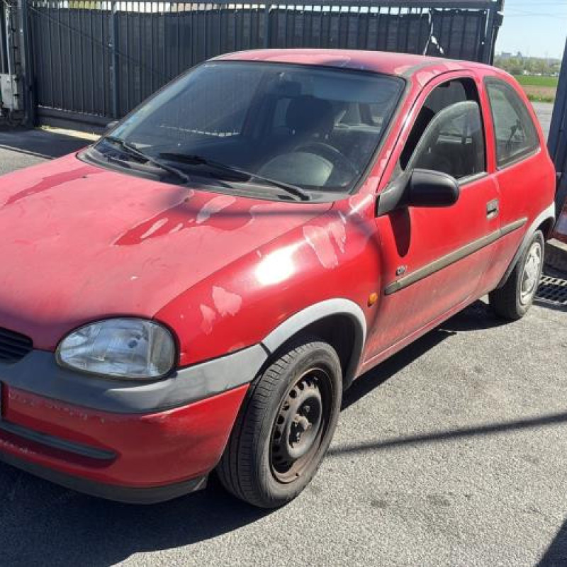 Vitre avant gauche OPEL CORSA B Photo n°5