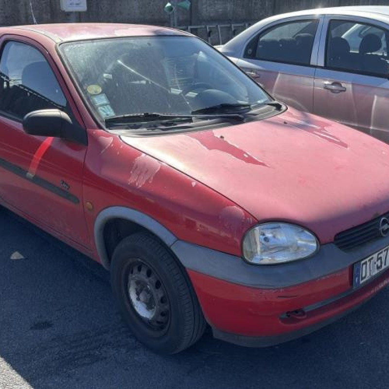 Vitre avant gauche OPEL CORSA B Photo n°6