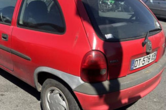 Vitre avant gauche OPEL CORSA B