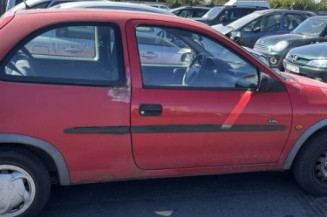 Vitre avant gauche OPEL CORSA B