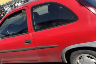Vitre avant gauche OPEL CORSA B