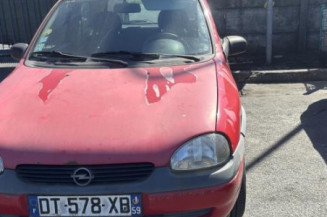 Vitre avant gauche OPEL CORSA B