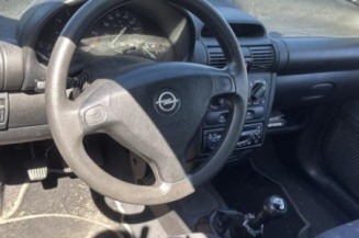 Vitre avant gauche OPEL CORSA B