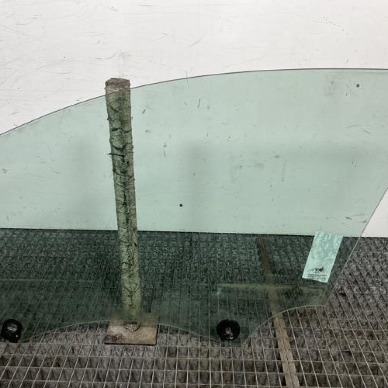 Vitre avant droit PEUGEOT 308 2 Photo n°4