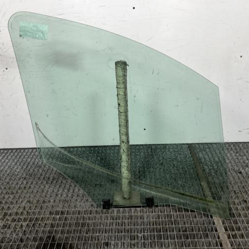 Vitre avant gauche CITROEN BERLINGO 2 Photo n°4