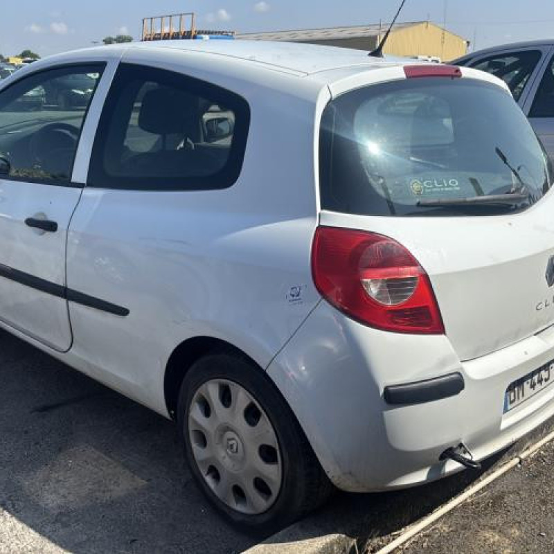 Bras essuie glace avant gauche RENAULT CLIO 3 Photo n°8