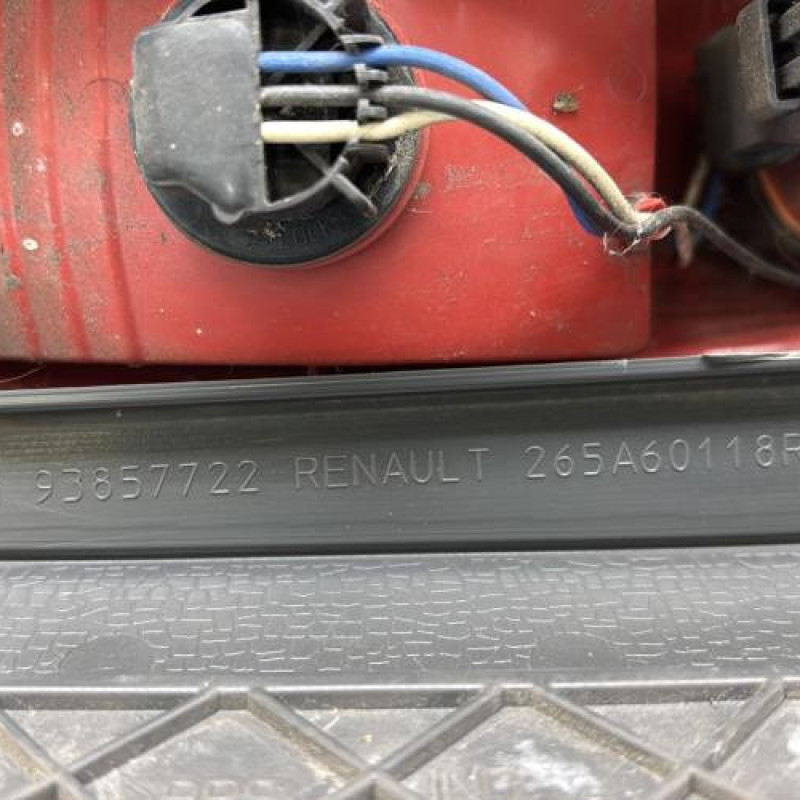Feu arriere principal droit (feux) RENAULT TRAFIC 2 Photo n°6