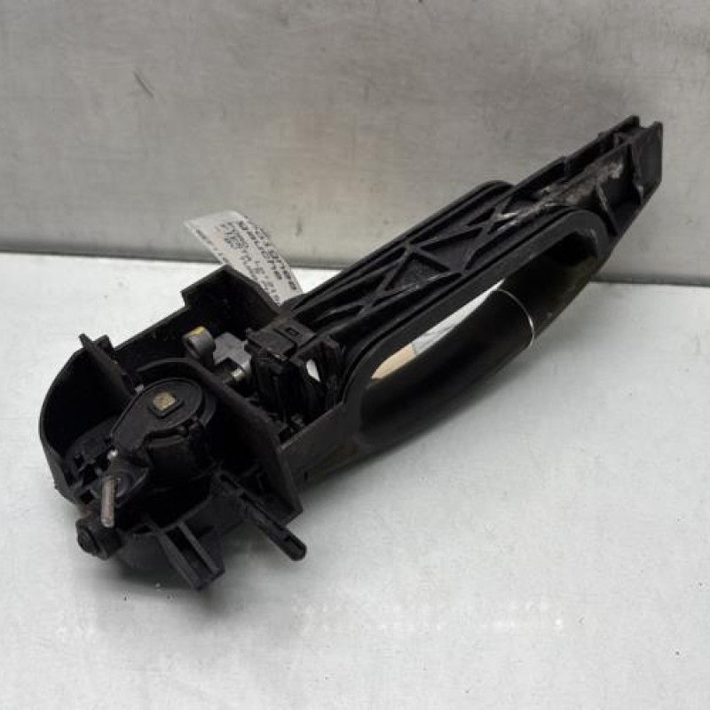 Poignee porte avant gauche FORD FIESTA 5 Photo n°3