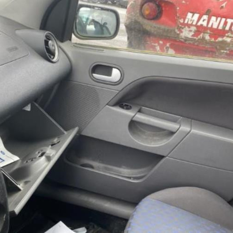 Poignee porte avant gauche FORD FIESTA 5 Photo n°7