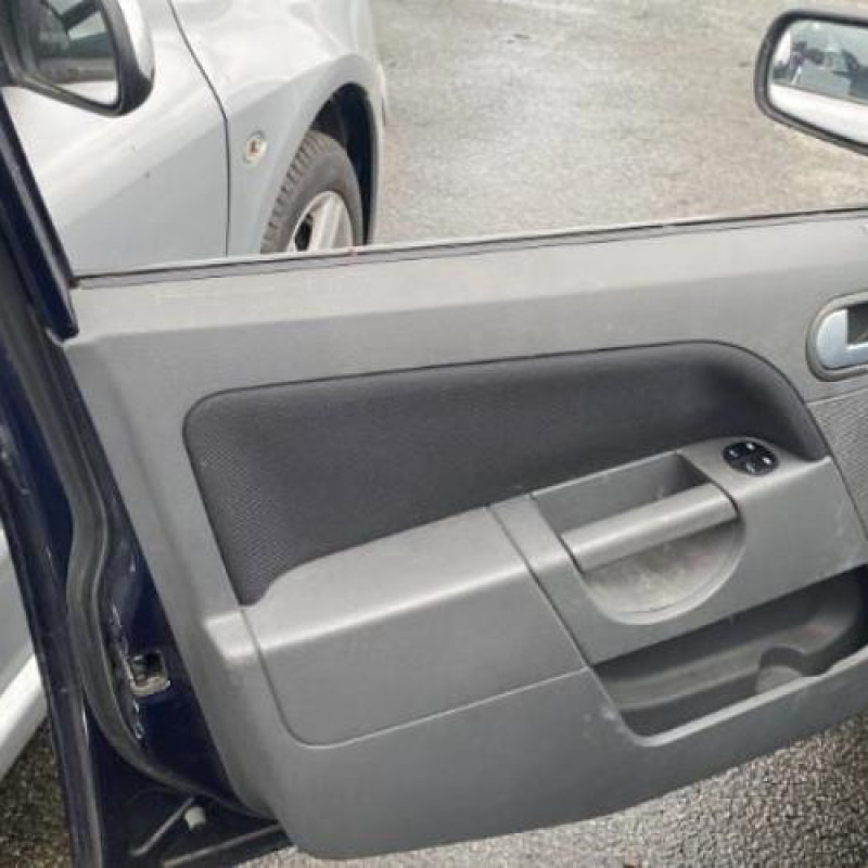 Poignee porte avant gauche FORD FIESTA 5 Photo n°10
